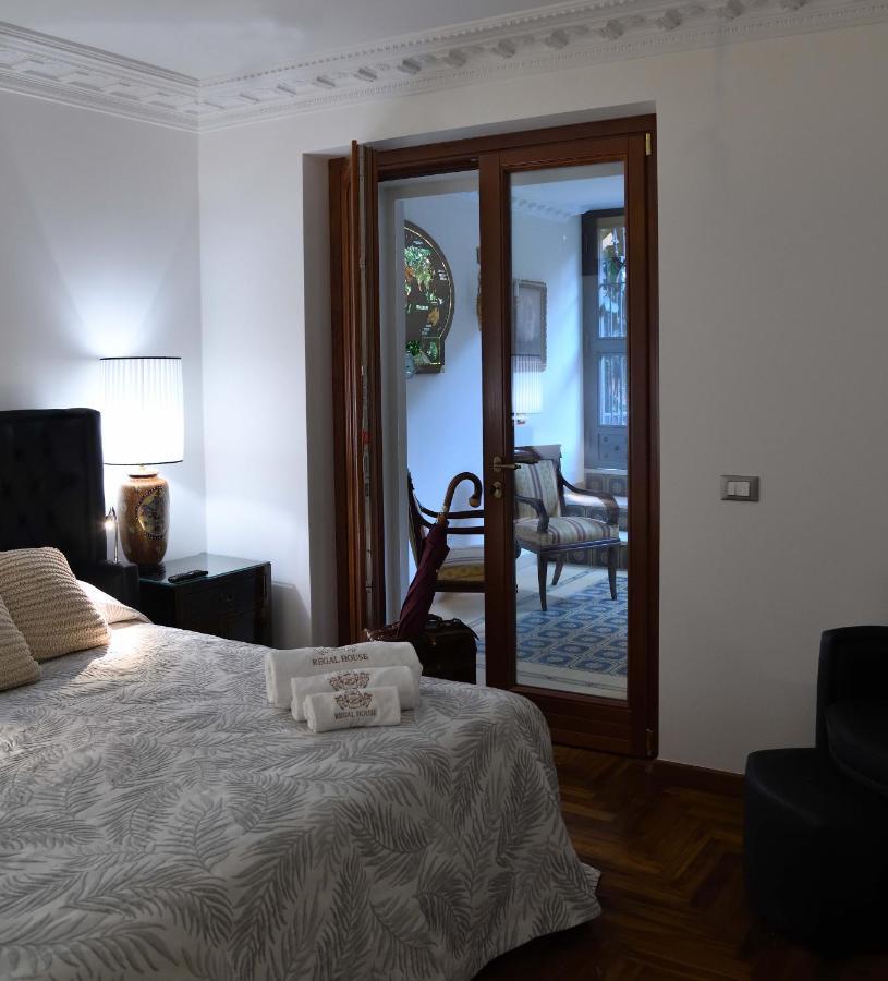 Regal House Roma Capucci 6 Hotell Exteriör bild