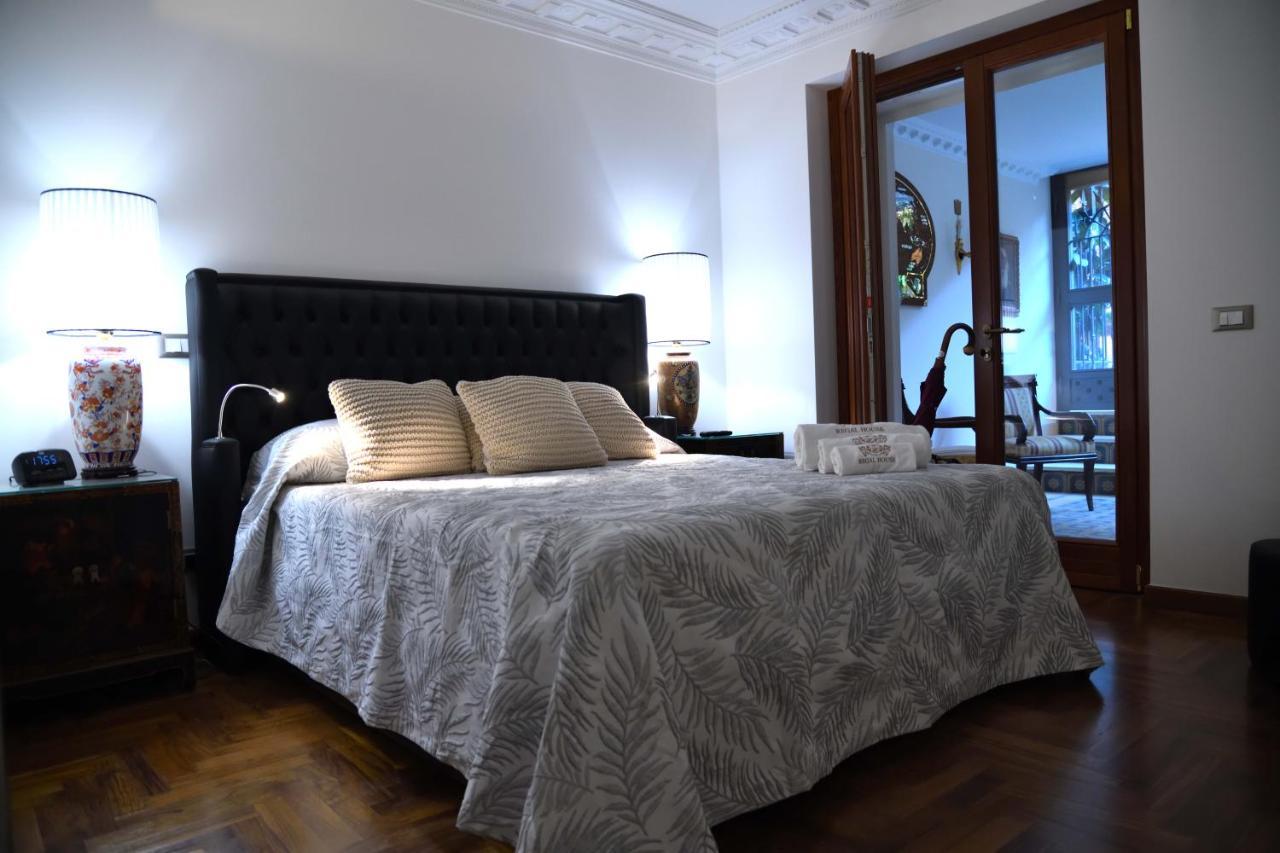 Regal House Roma Capucci 6 Hotell Exteriör bild