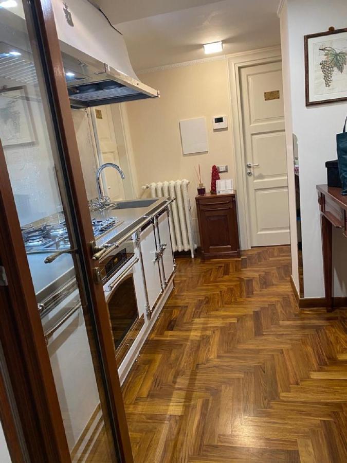 Regal House Roma Capucci 6 Hotell Exteriör bild