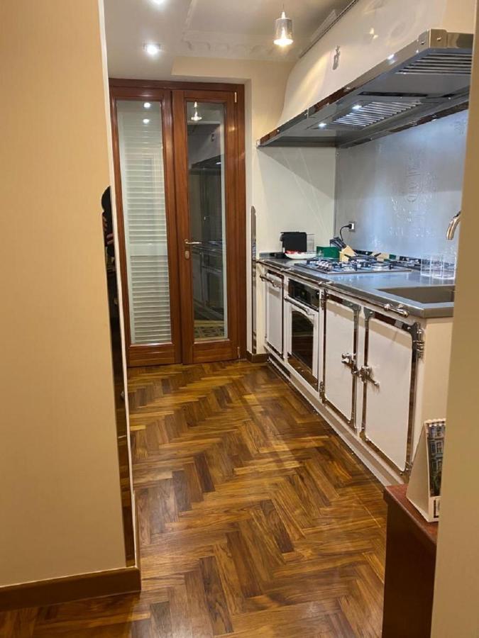 Regal House Roma Capucci 6 Hotell Exteriör bild