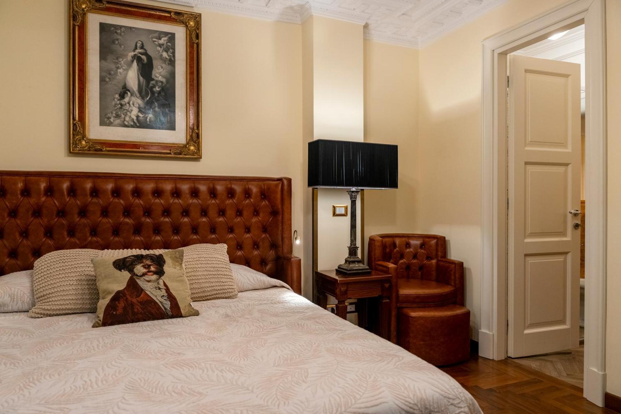 Regal House Roma Capucci 6 Hotell Exteriör bild